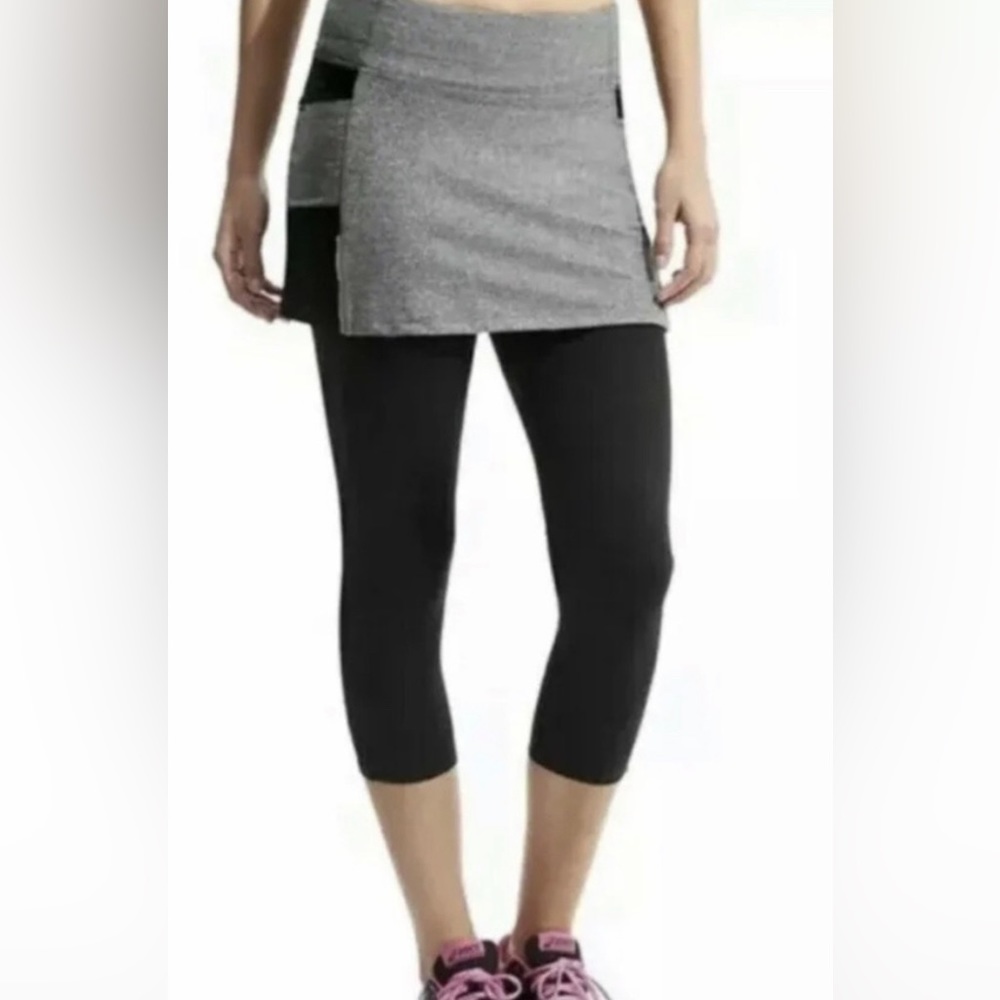 Athleta Be Free Skirt & capri Black and Gray Size XS